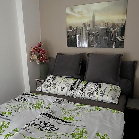 Apartment Impression Осиек Экстерьер фото
