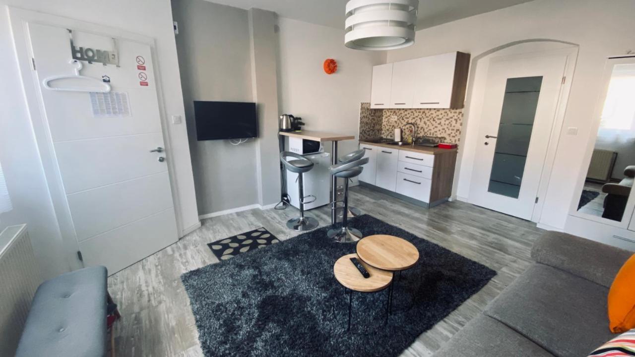 Apartment Impression Осиек Экстерьер фото