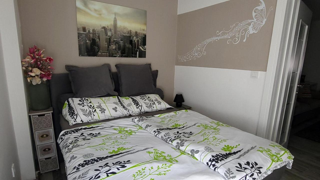 Apartment Impression Осиек Экстерьер фото