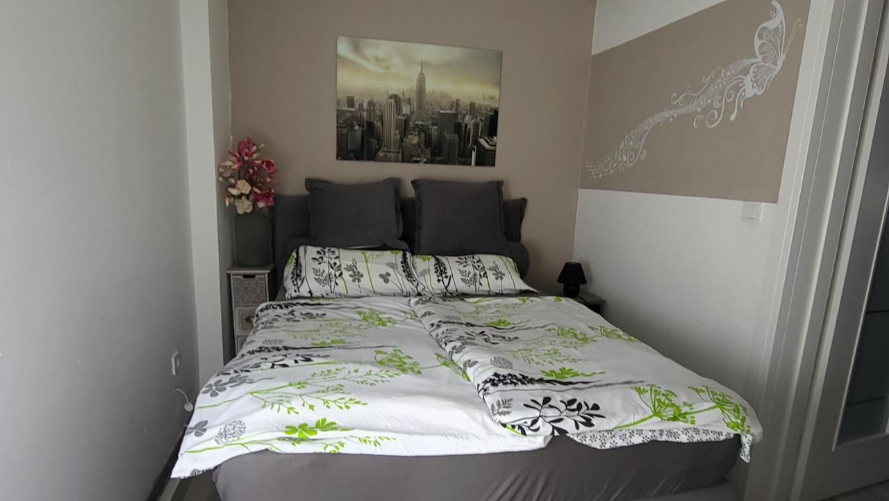 Apartment Impression Осиек Экстерьер фото