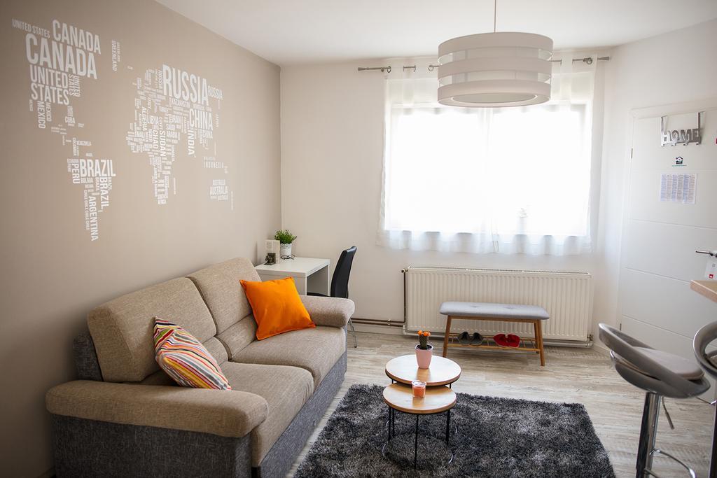 Apartment Impression Осиек Экстерьер фото